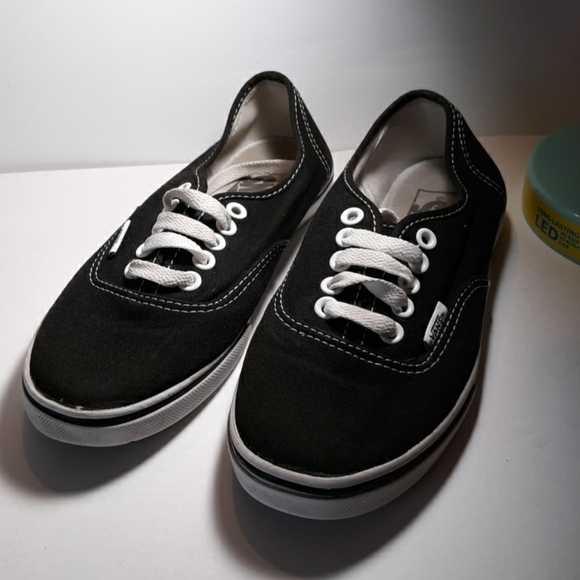 Van's old skool black low top womans 6 mens 4.5 - Picture 2 of 5